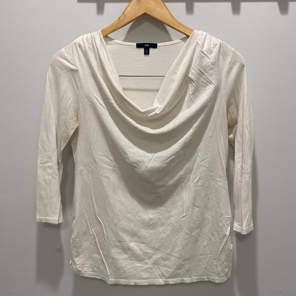 GAP white long sleeve tee shirt size medium